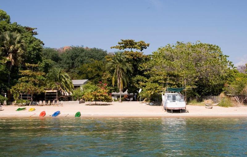 Norman Carr Cottage Monkey Bay Экстерьер фото