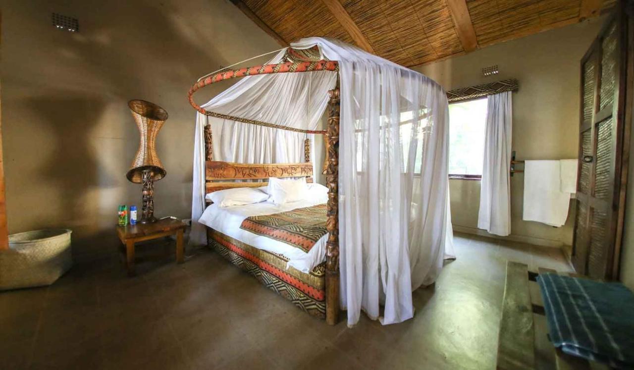 Norman Carr Cottage Monkey Bay Экстерьер фото